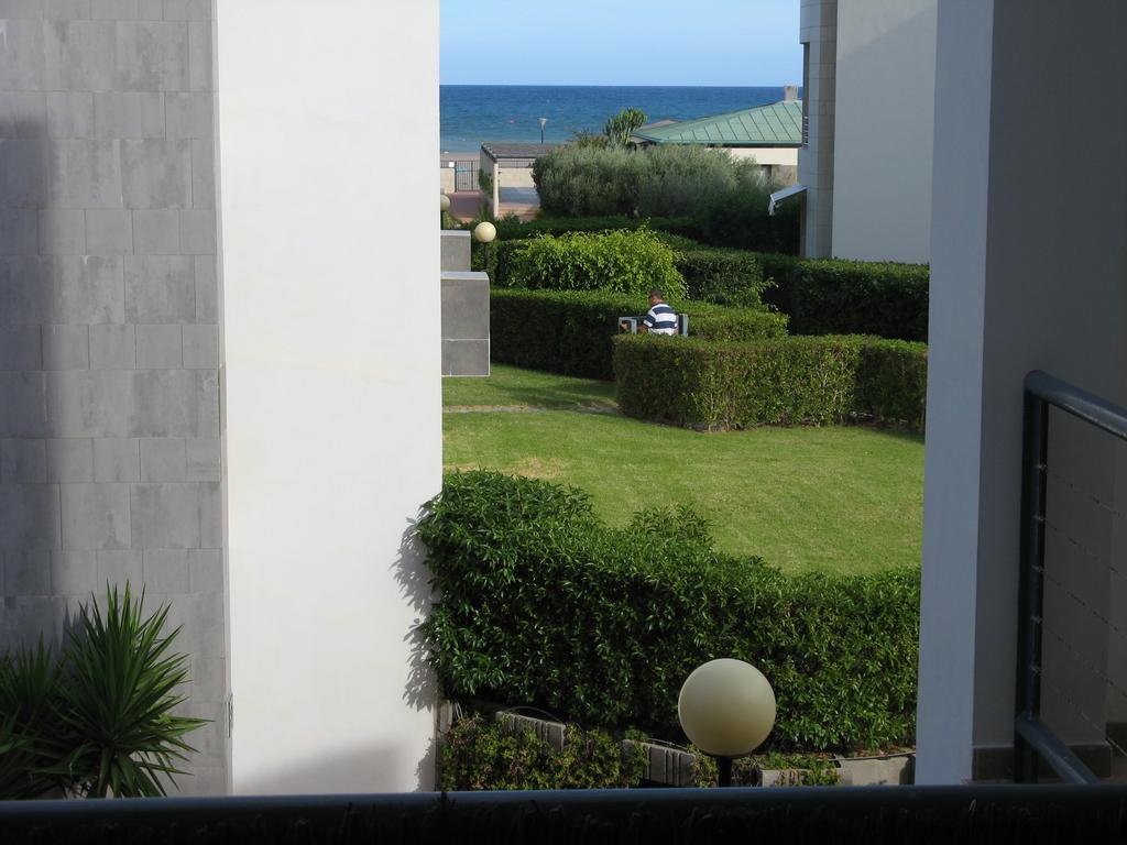 Apartamento VenAVera Playa de Baria 2 K-1D Primera Línea Gran Terraza y WIFI Exterior foto